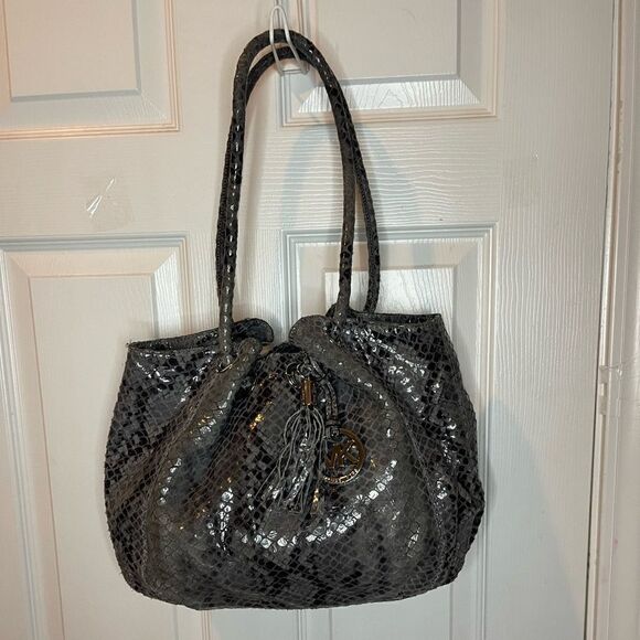 Michael Kors snake skin prints shades of gray shoulder bag silver tone hardwares - Picture 1 of 14